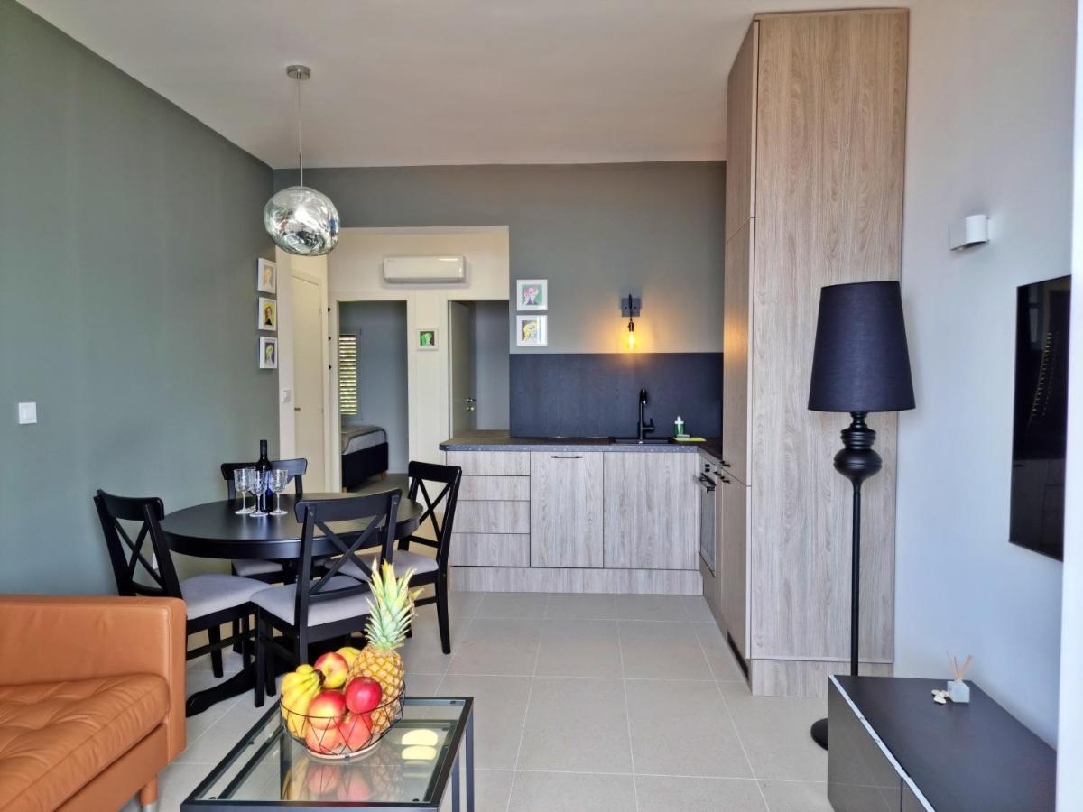 Apartment La Vie Omis Exterior photo